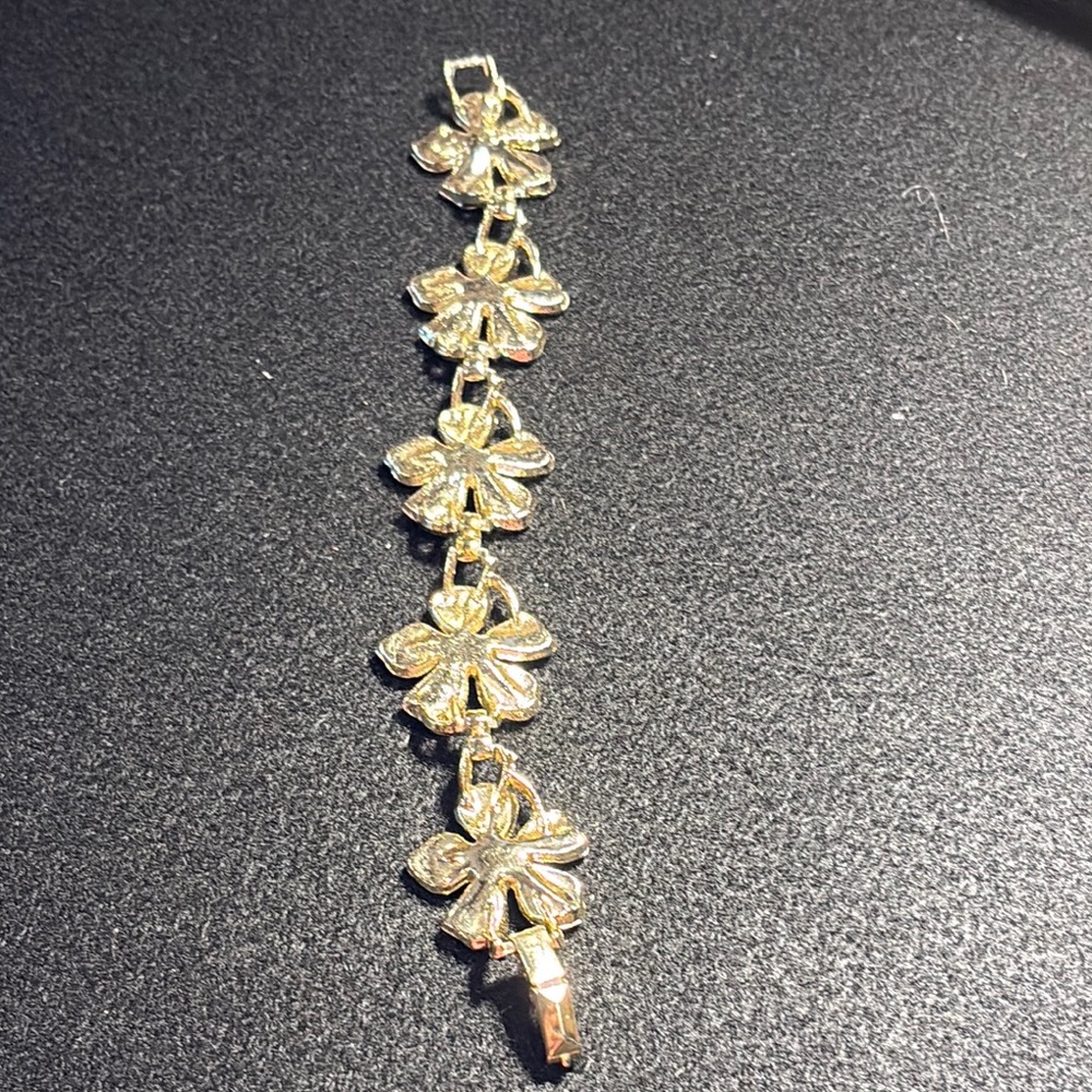 Floral Gold Bracelet - Picture 4 of 6